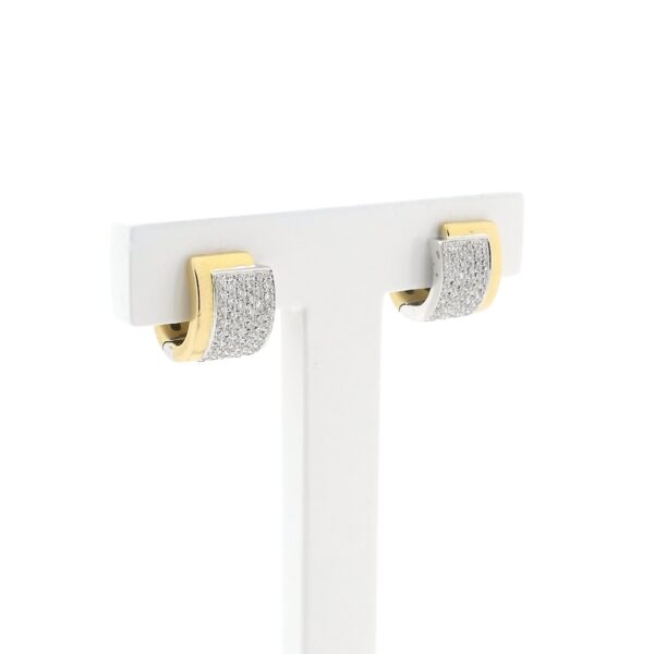 18 Krt. Bicolor gouden klapcreolen pavé gezet met diamant; ca. 0,51 ct. | Ø 10,7 mm