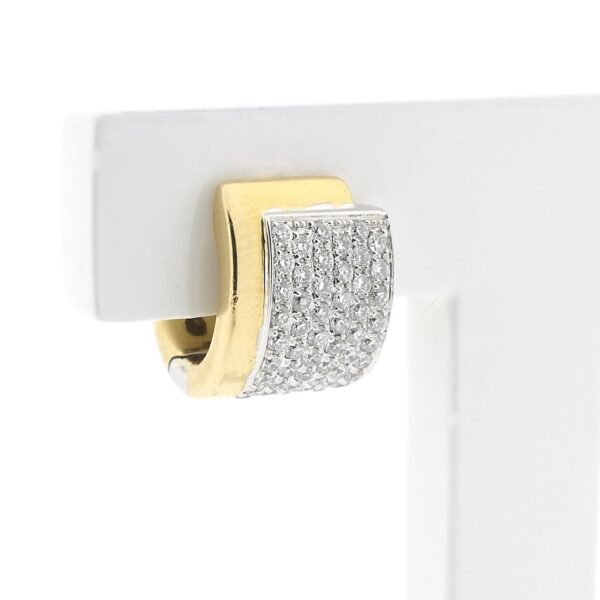 18 Krt. Bicolor gouden klapcreolen pavé gezet met diamant; ca. 0,51 ct. | Ø 10,7 mm