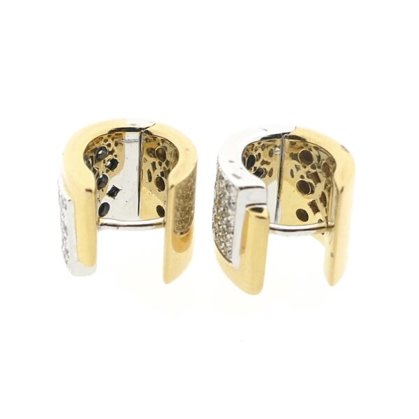 18 Krt. Bicolor gouden klapcreolen pavé gezet met diamant; ca. 0,51 ct. | Ø 10,7 mm